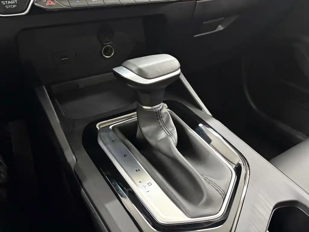 Geely Emgrand S — миниатюра 16