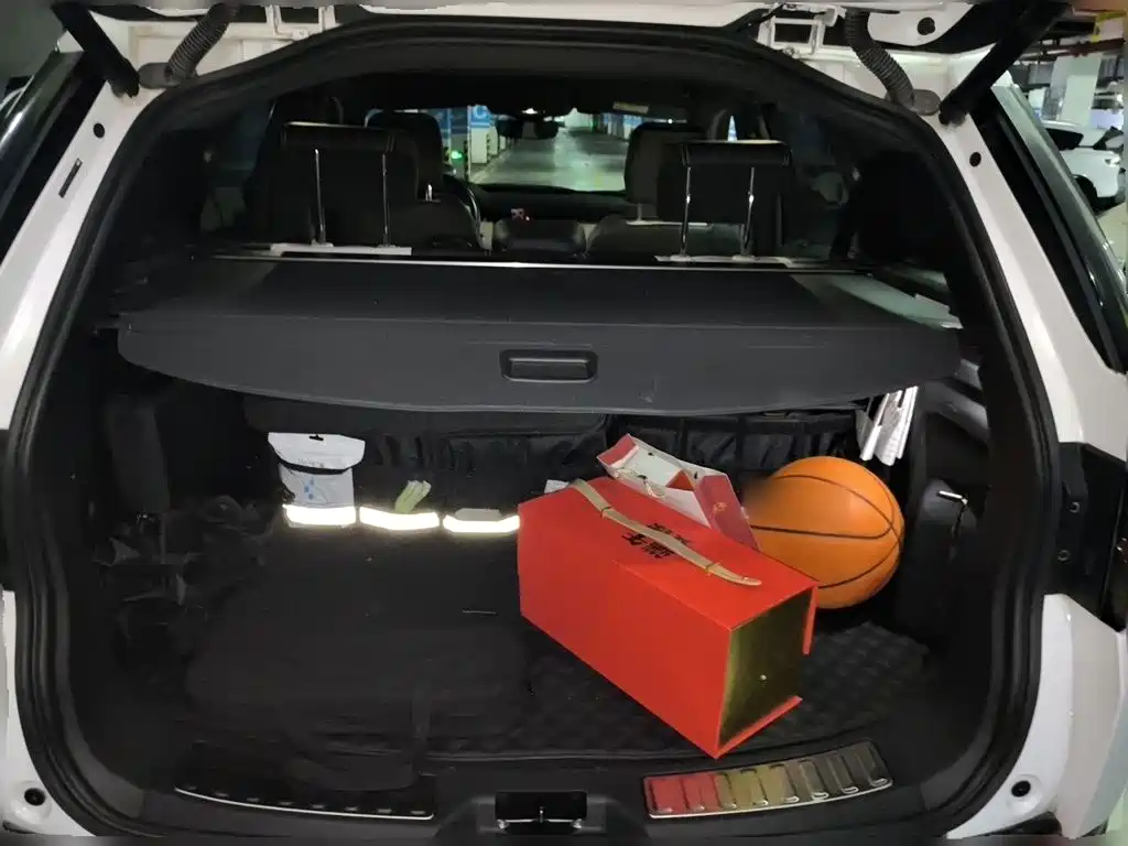 Land Rover Discovery Sport Hybrid — миниатюра 10