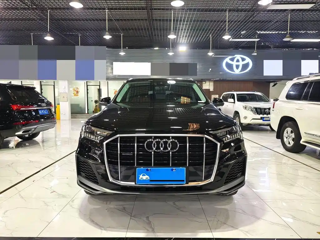 Audi Q7 2023 55 TFSI quattro S line Sport