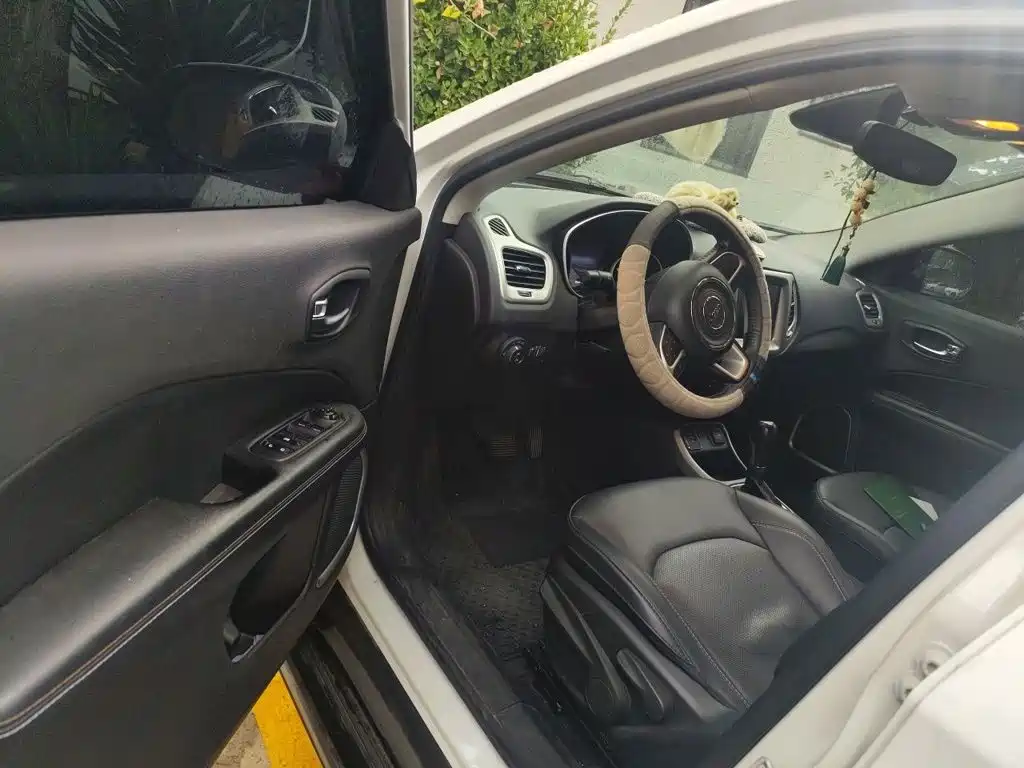 Jeep Compass — миниатюра 12
