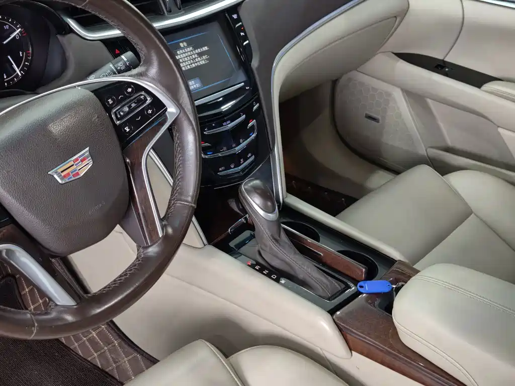 Cadillac XTS — миниатюра 9