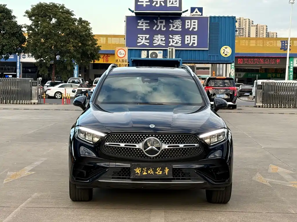 MERCEDES-BENZ GLC