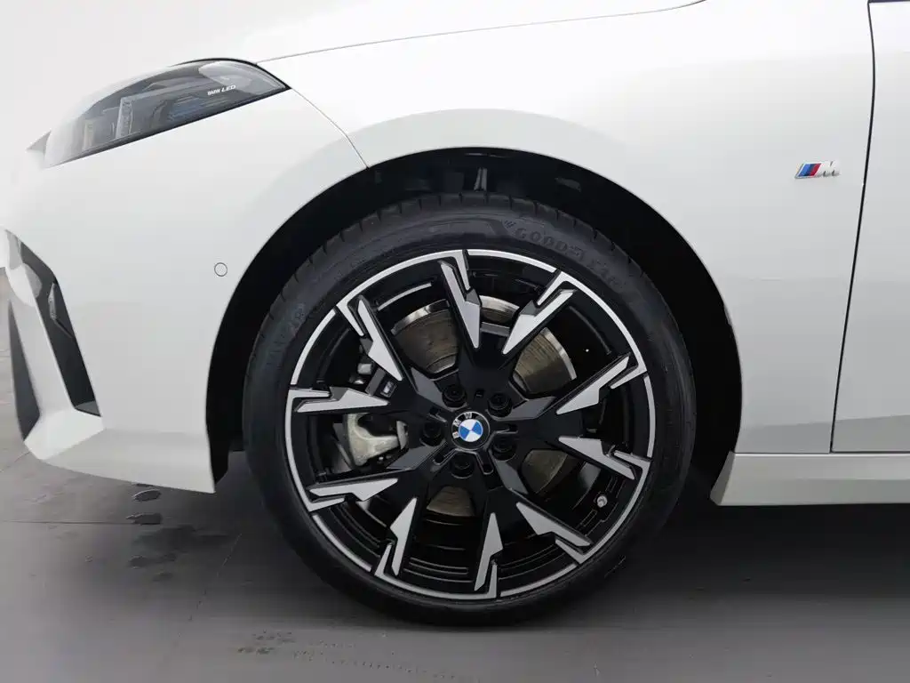 BMW 2 Series — миниатюра 17