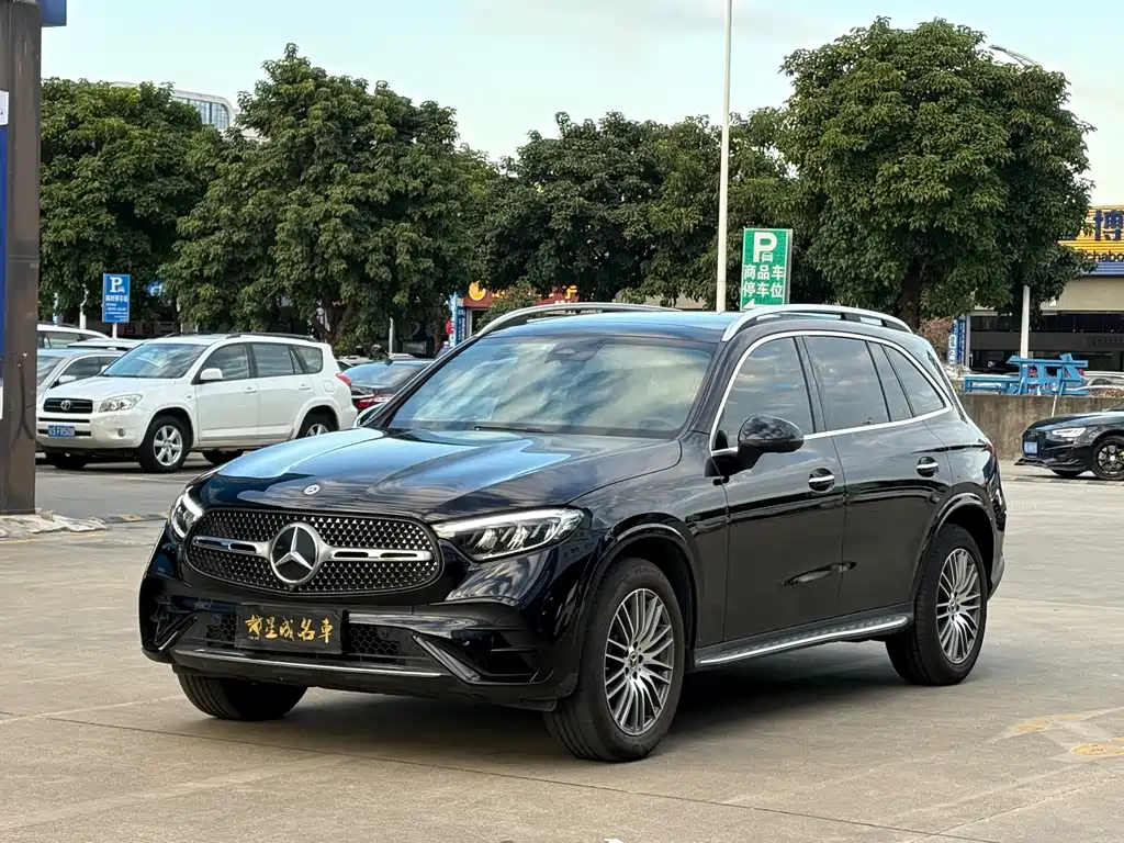 MERCEDES-BENZ GLC