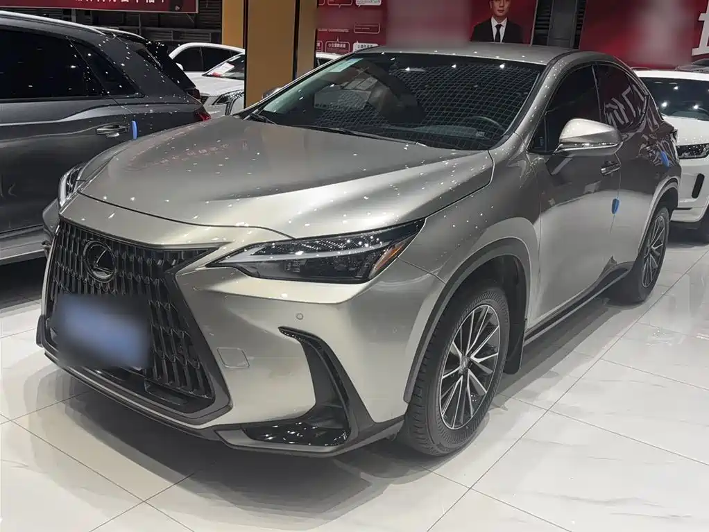 Lexus NX 2025