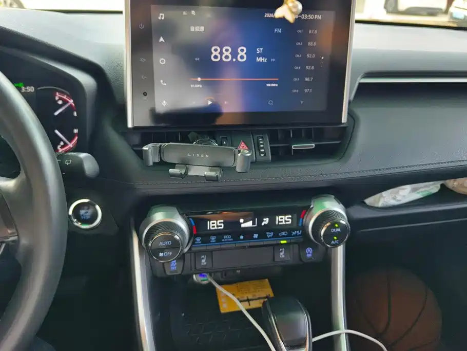 Toyota RAV4 — миниатюра 13
