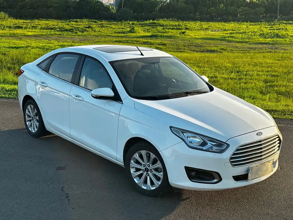 Ford Escort — миниатюра 12