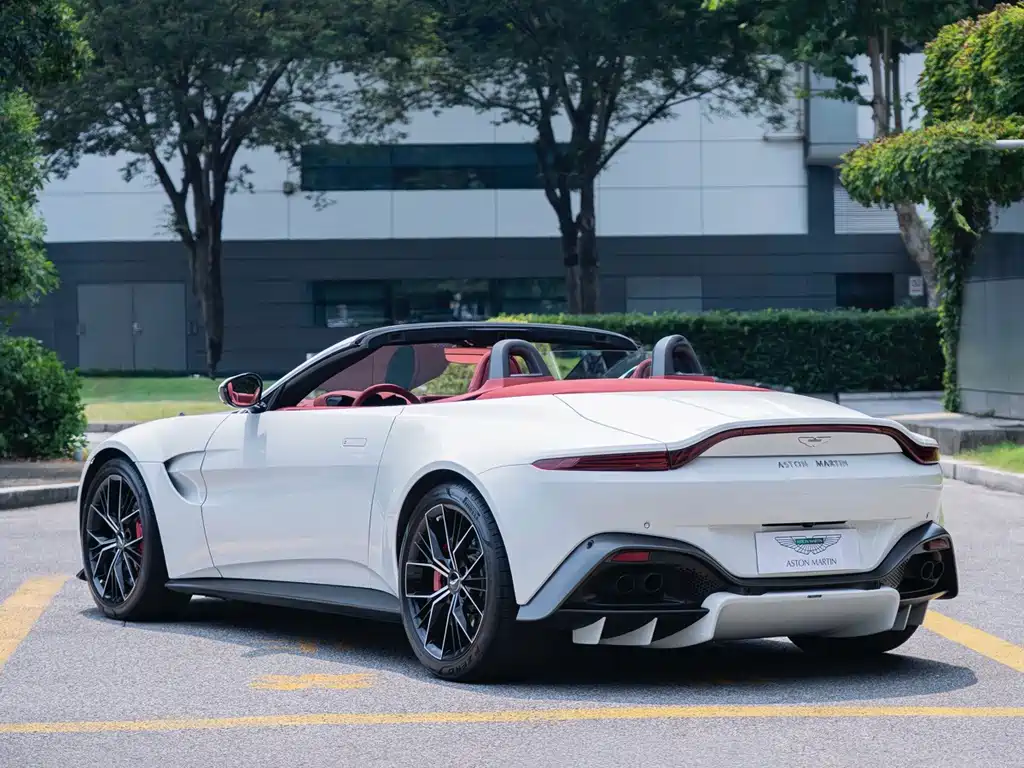 Aston Martin V8 Vantage — миниатюра 6
