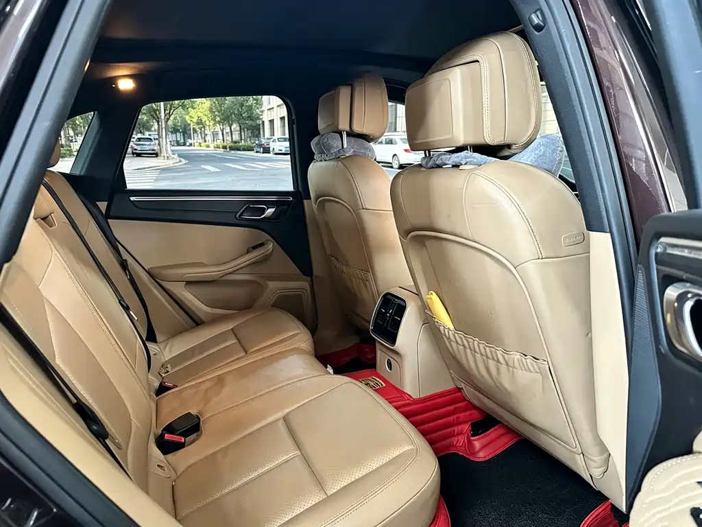 Porsche Macan — миниатюра 9