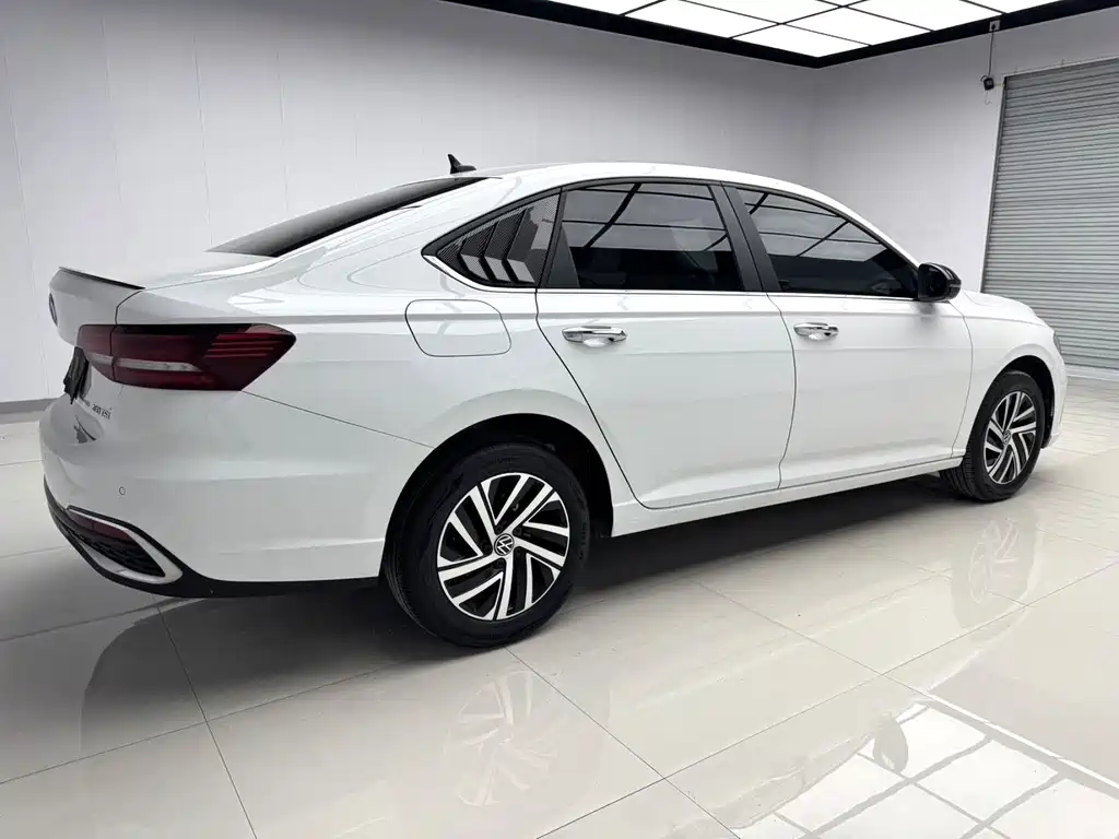 Volkswagen Lavida — миниатюра 4