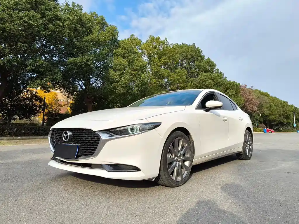 Mazda 3 Axela 2022