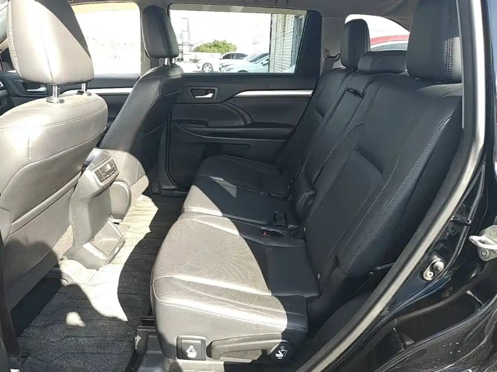 Toyota Highlander — миниатюра 15