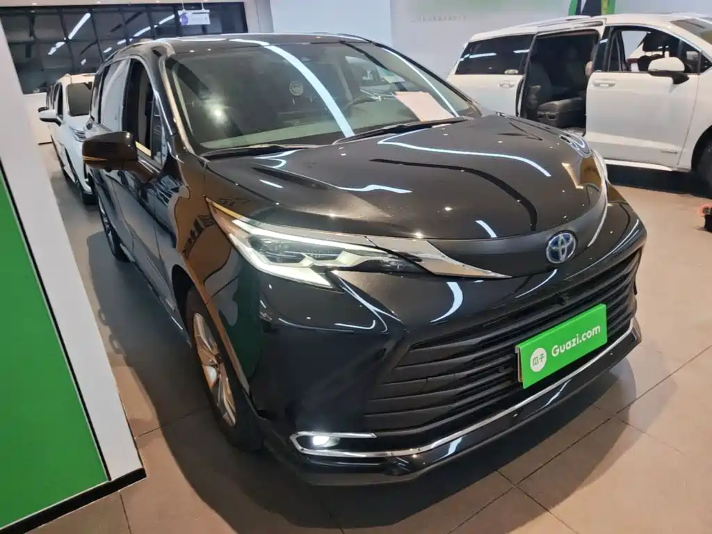 Toyota Sienna — миниатюра 4