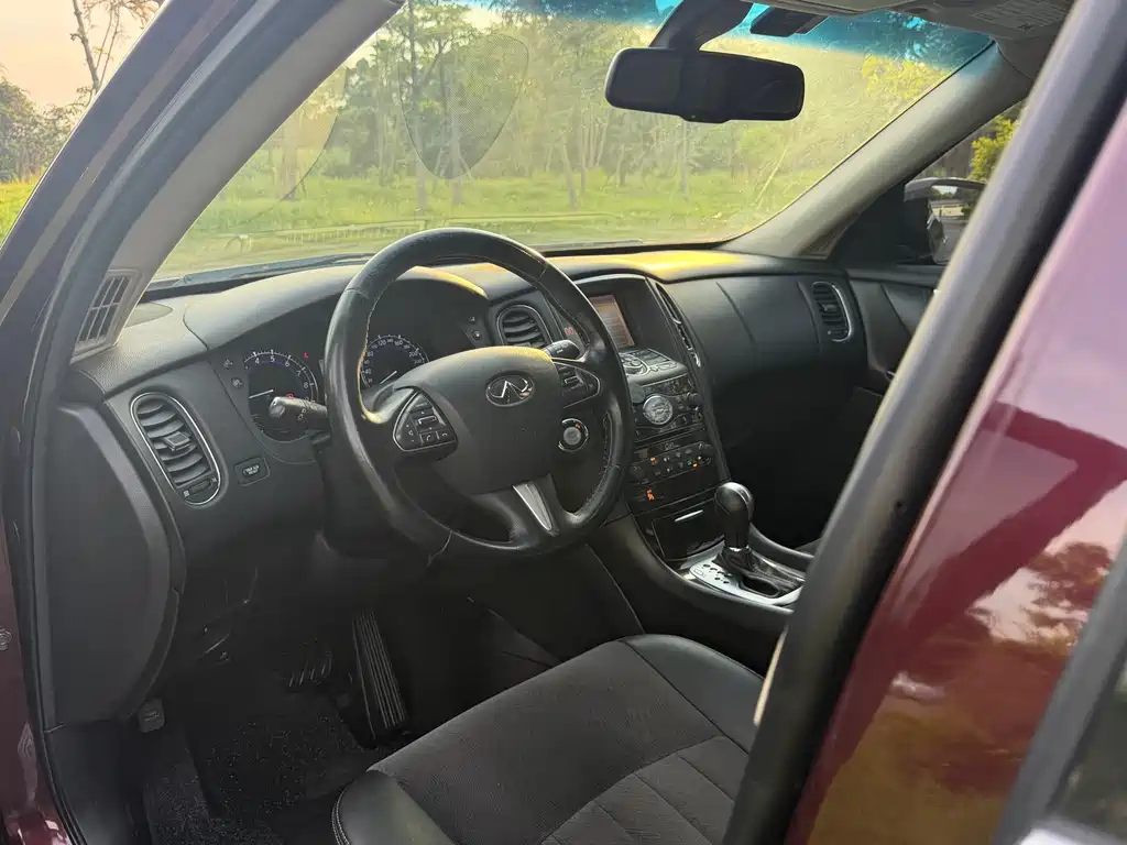 Infiniti QX50 2.5L Comfort Edition, фото 9