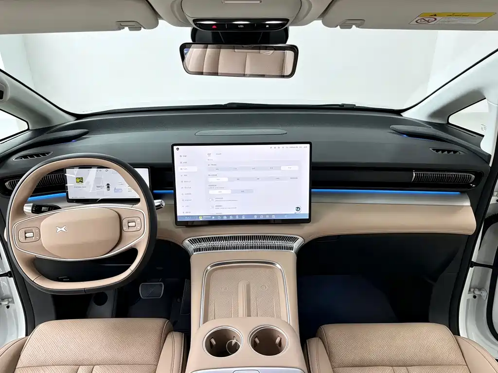 XPeng X9 — миниатюра 6