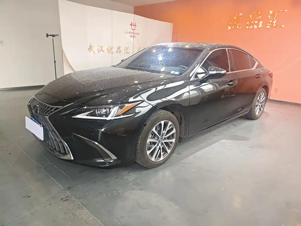 Lexus ES 2024