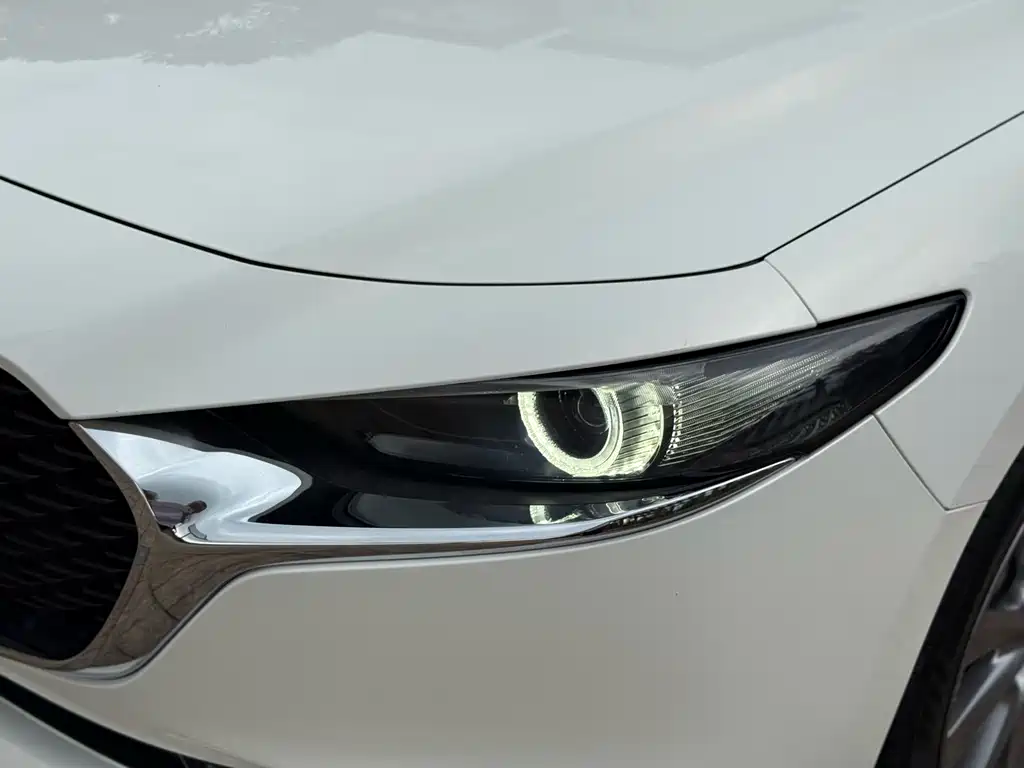 Mazda 3 Axela — миниатюра 17
