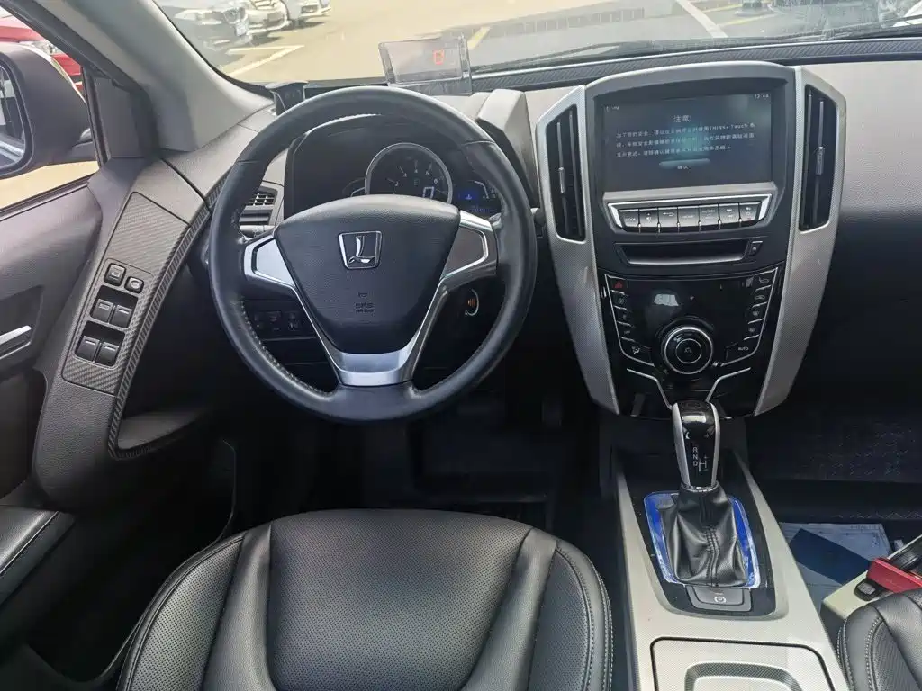 Luxgen U6 — миниатюра 14