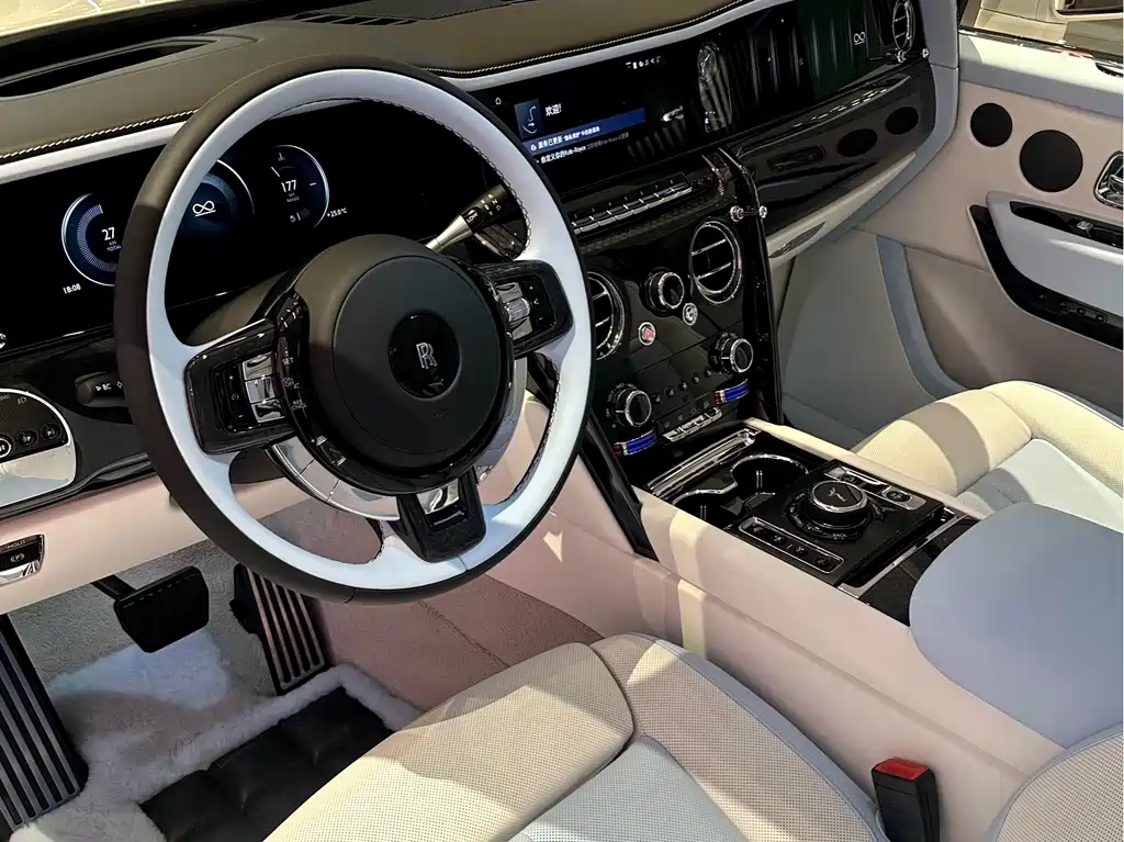 Rolls-Royce Cullinan 2026 Black Badge