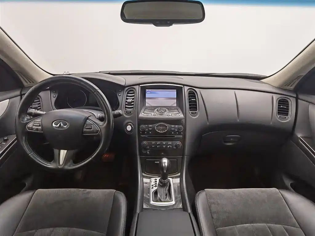 Infiniti QX50 2015 2.5L Comfort