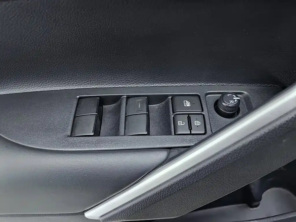 Toyota Frontlander — миниатюра 9