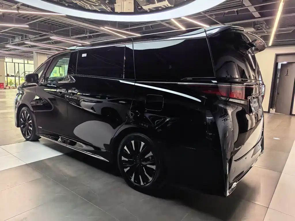 Toyota Vellfire 2024 2.5L