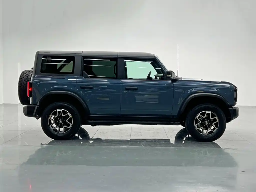 Ford Bronco — миниатюра 7
