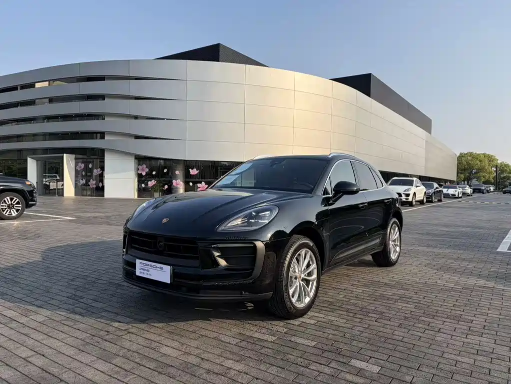 Porsche Macan 0