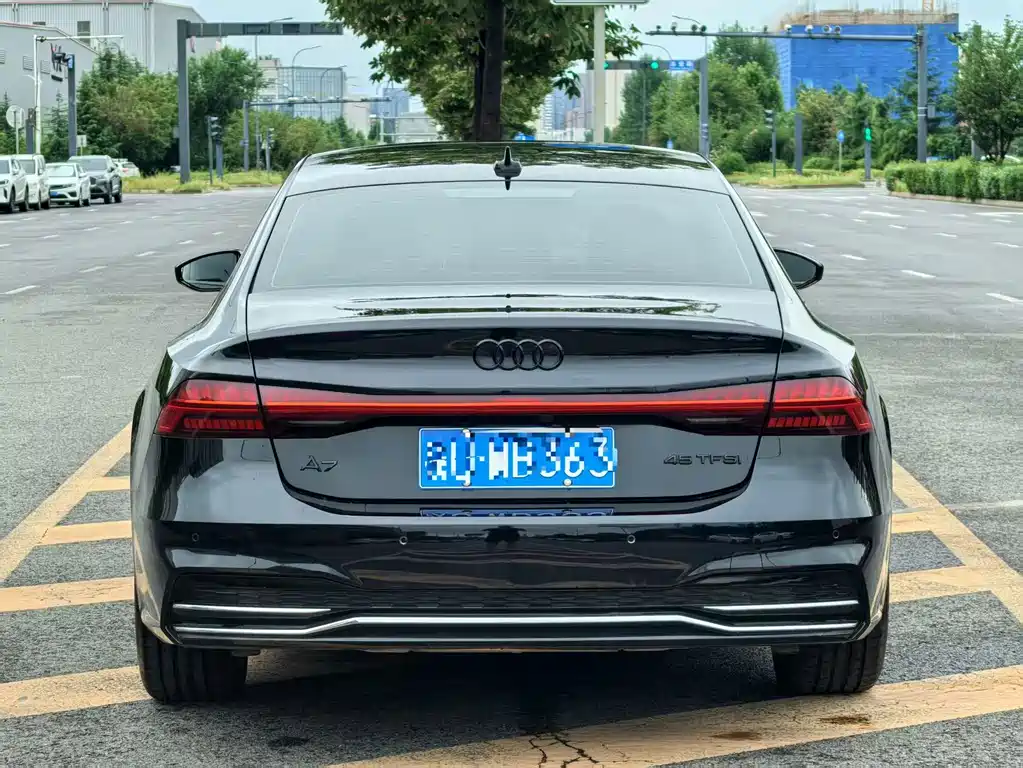 Audi A7L — миниатюра 8