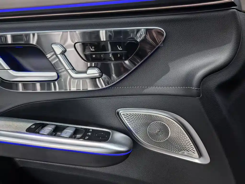 MERCEDES-BENZ EQE SUV