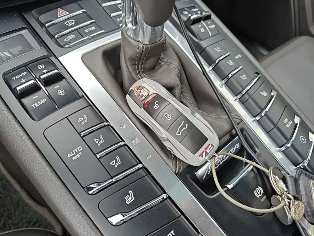 Porsche Macan — миниатюра 9