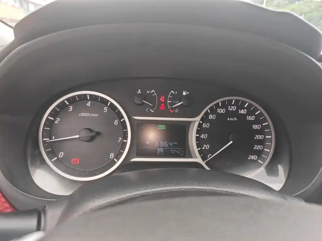 Nissan Bluebird — миниатюра 12