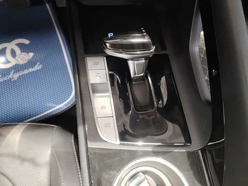 Hyundai Elantra — миниатюра 14