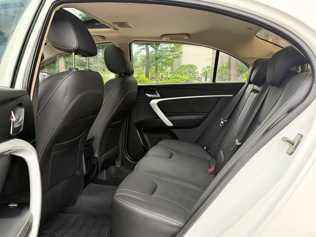 Geely Emgrand Sedan Million Model 1.5L Manual Upward Edition, фото 6
