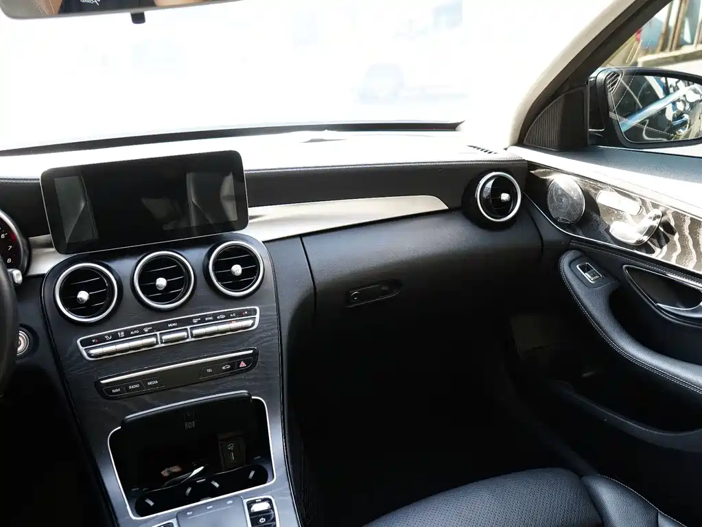 Mercedes-Benz C-Class — миниатюра 10