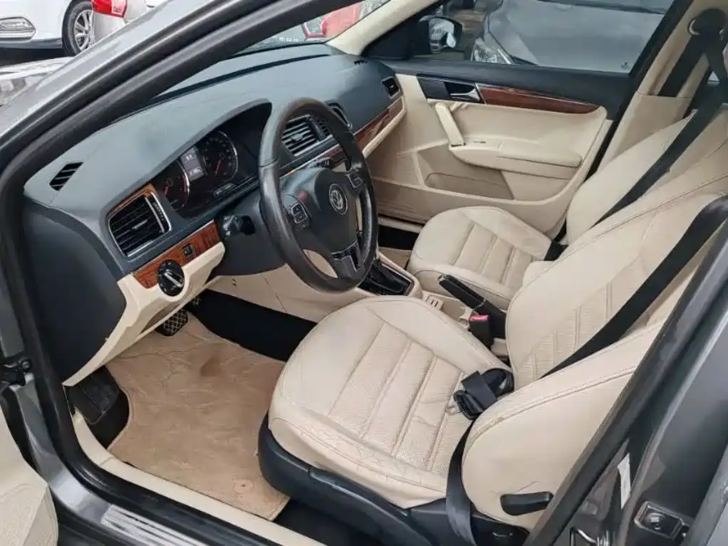 Volkswagen Lavida — миниатюра 5