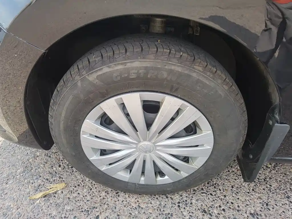 Volkswagen Santana — миниатюра 10