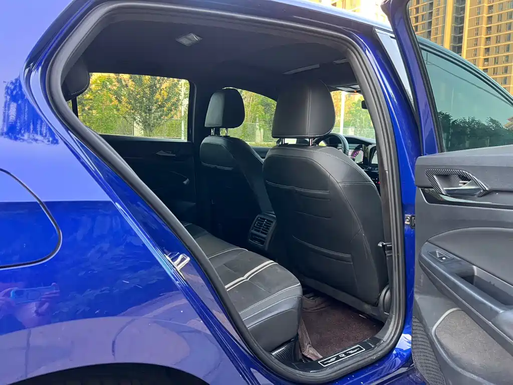 Volkswagen Golf — миниатюра 8