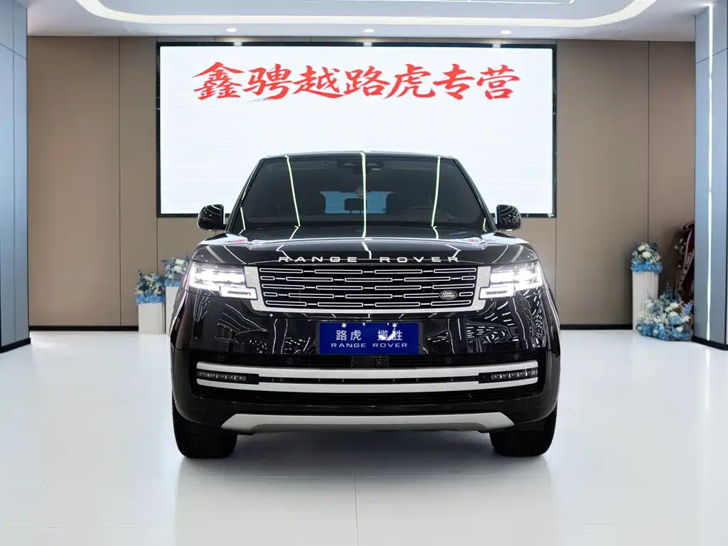 Land Rover Range Rover 2023 3.0 L6 400PS Long Wheelbase