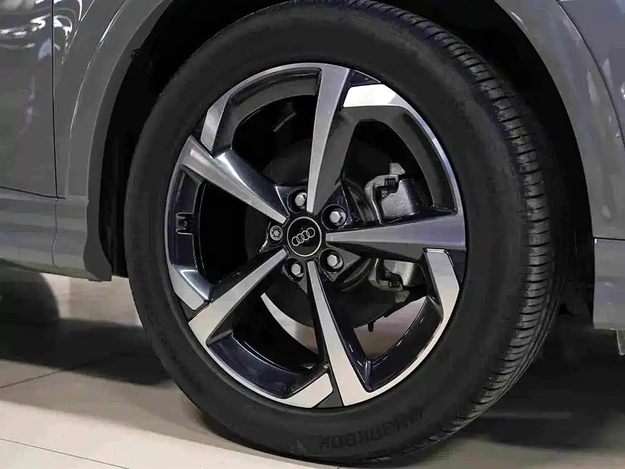 Audi Q3 — миниатюра 11