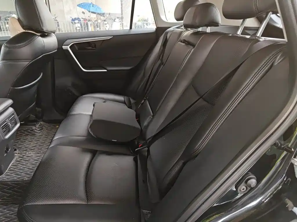 Toyota RAV4 — миниатюра 18