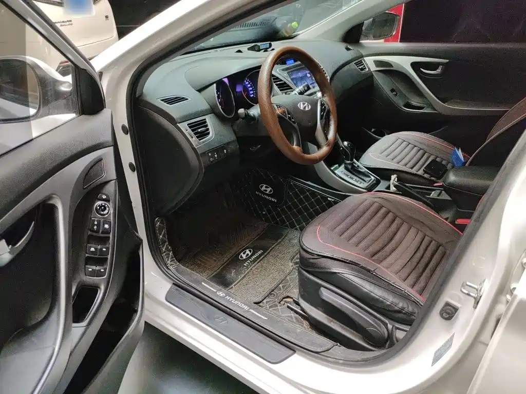 Hyundai Elantra Langdong — миниатюра 12
