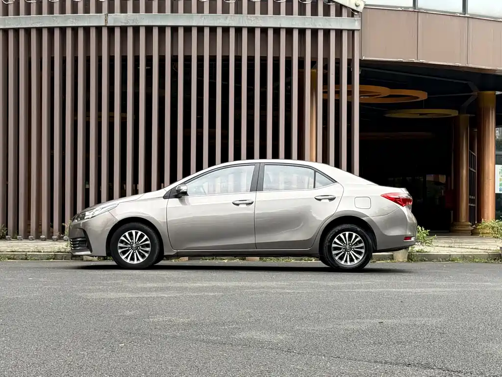 Toyota Corolla — миниатюра 4