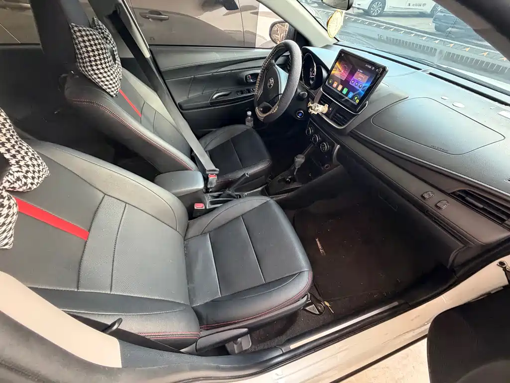 Toyota Yaris L — миниатюра 5
