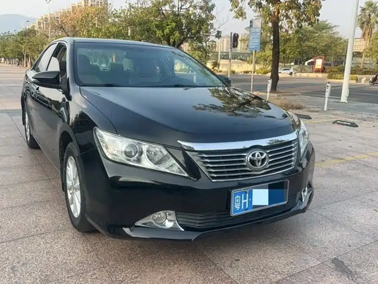 Toyota Camry — миниатюра 3