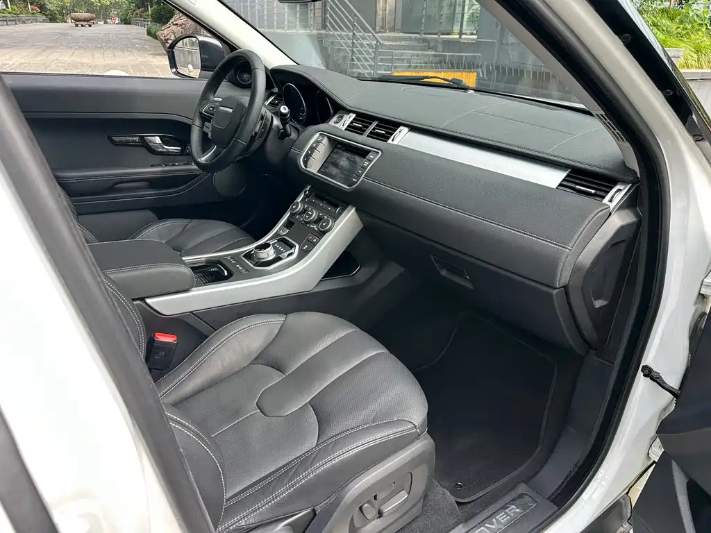 Land Rover Evoque (Import) — миниатюра 35
