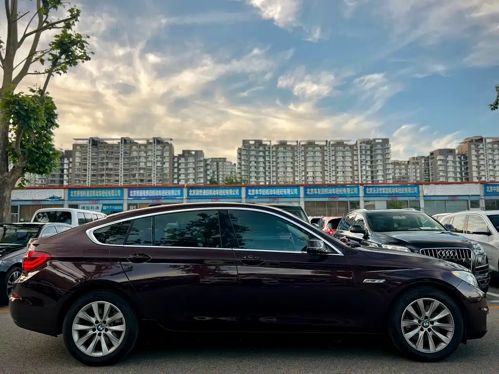 BMW 5 Series GT 528i Leading Type, фото 4