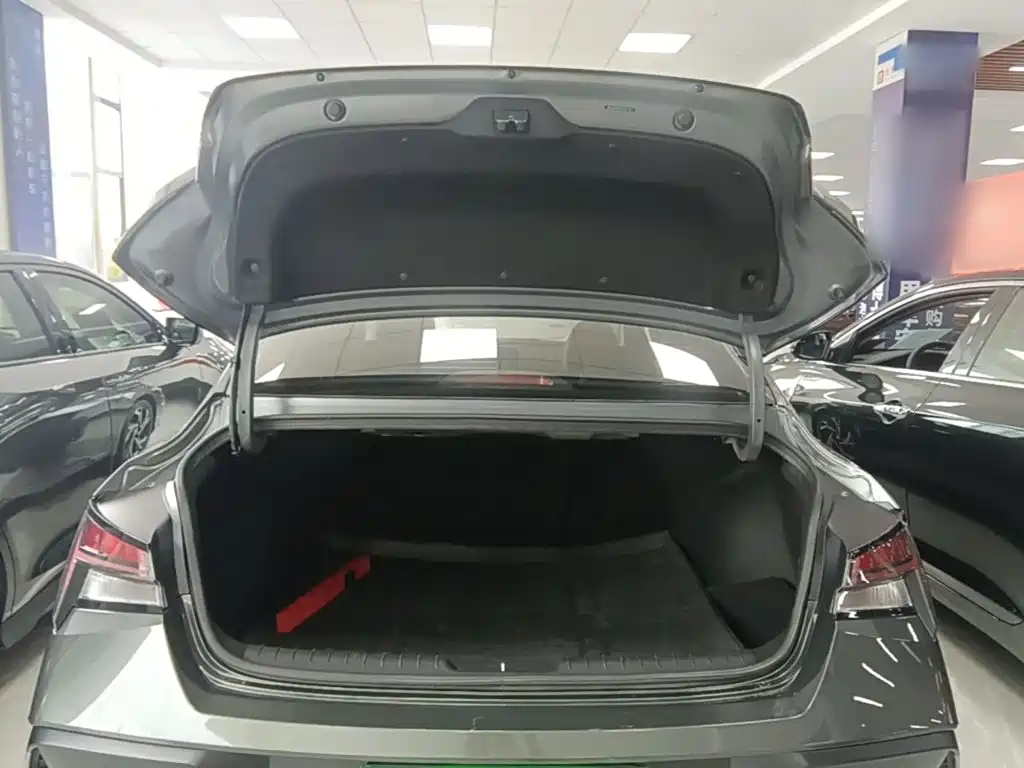 Hyundai Elantra — миниатюра 19
