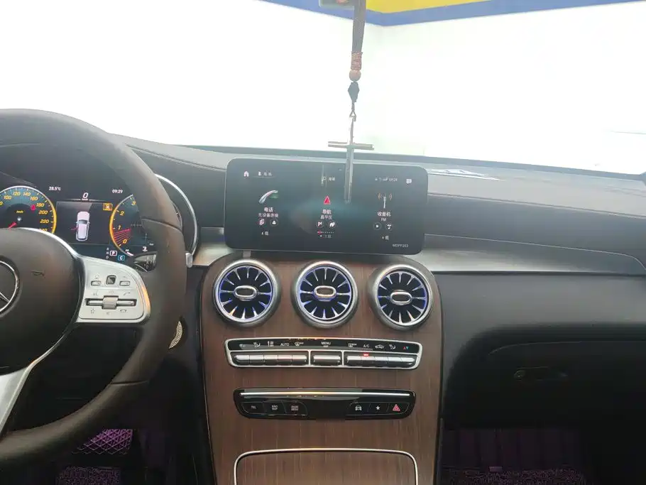 Mercedes-Benz GLC — миниатюра 13