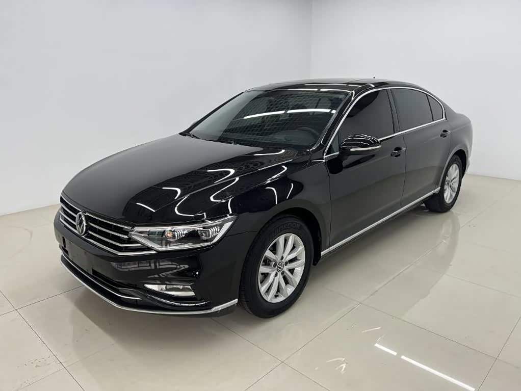 Volkswagen Magotan 1.4 л 2022 г. Чёрный, пробег 30000 км